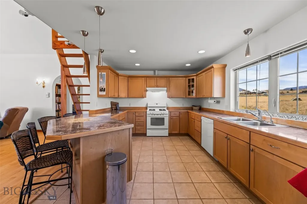 6 Rock View Lane Emigrant MT 59027