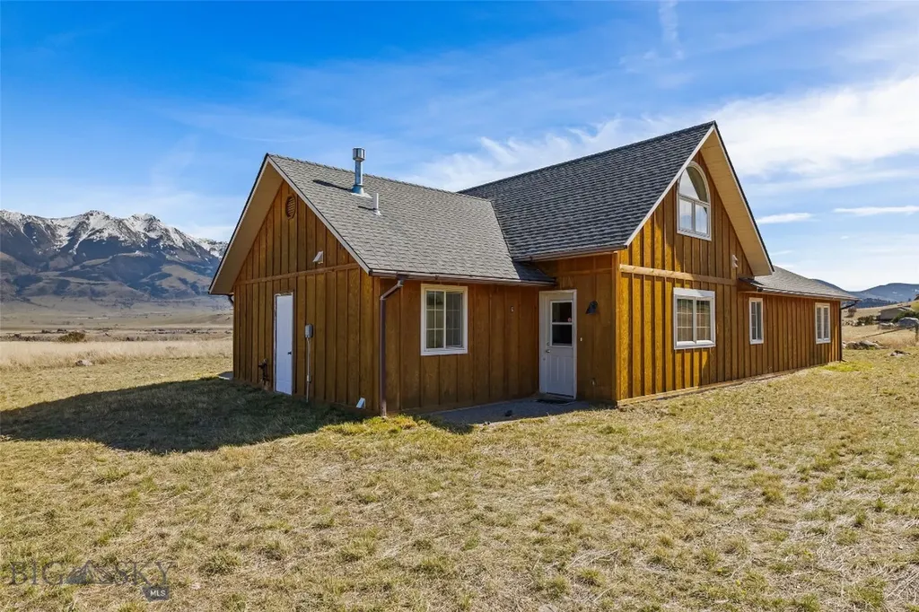 6 Rock View Lane Emigrant MT 59027