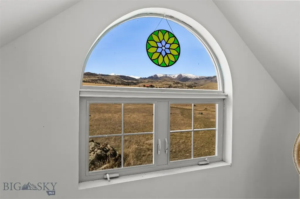 6 Rock View Lane Emigrant MT 59027