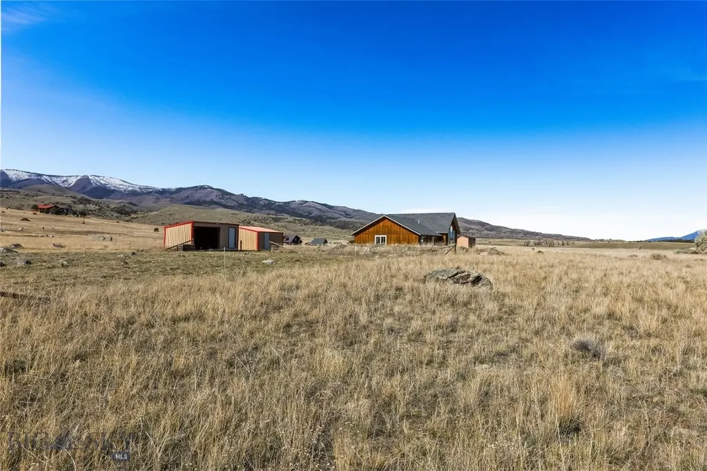 6 Rock View Lane Emigrant MT 59027