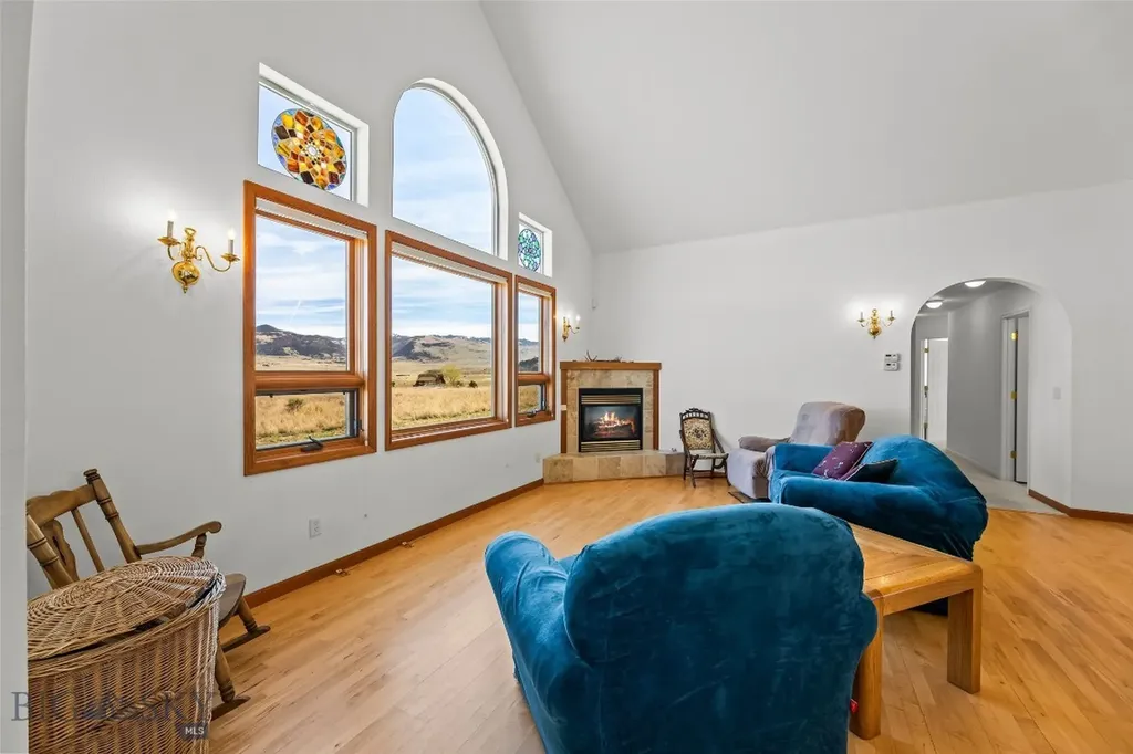 6 Rock View Lane Emigrant MT 59027