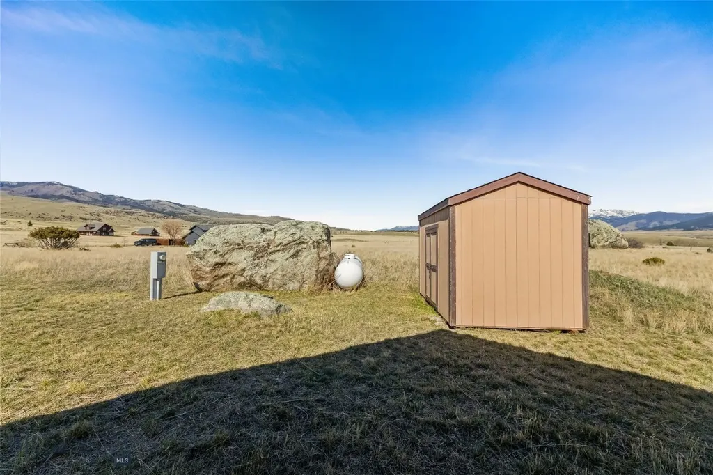 6 Rock View Lane Emigrant MT 59027