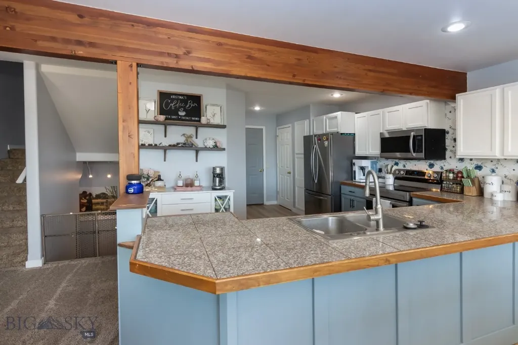 1123 N River Rock Drive Belgrade MT 59714