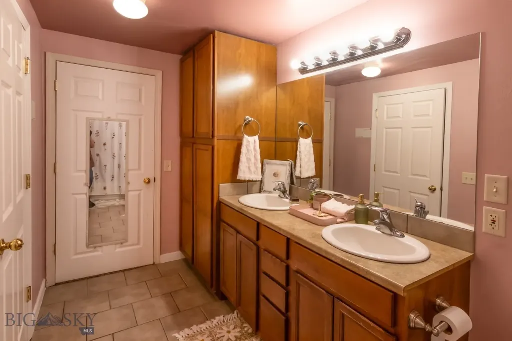 1123 N River Rock Drive Belgrade MT 59714