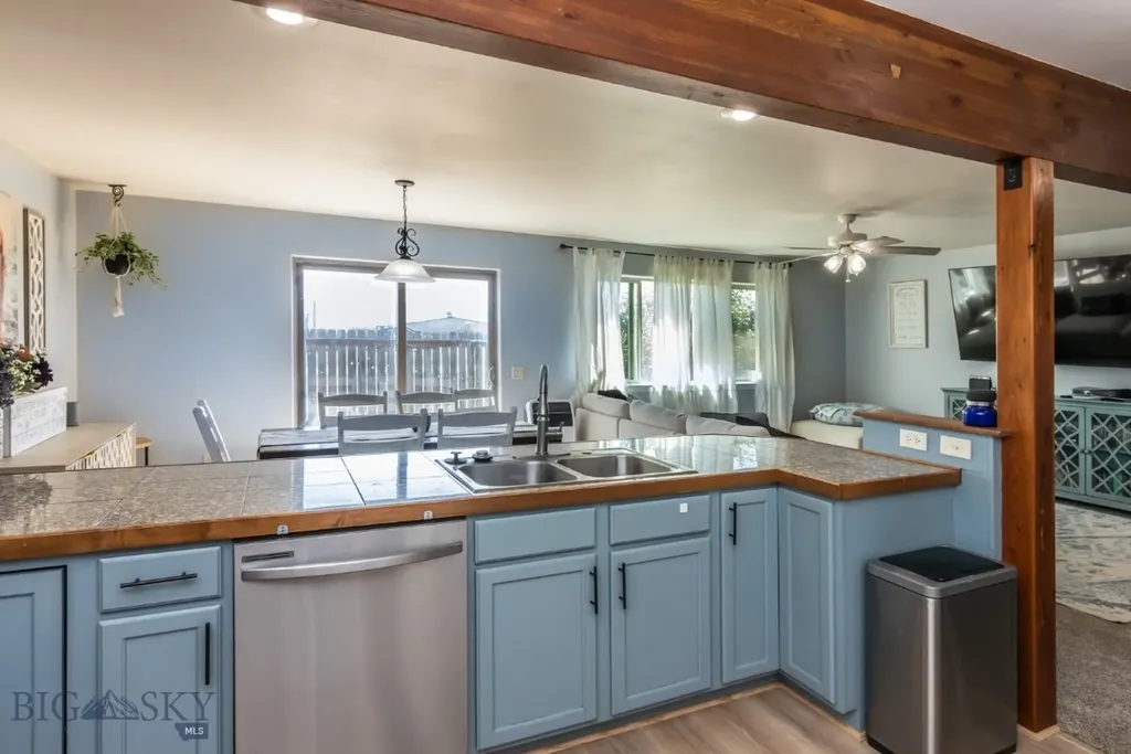 1123 N River Rock Drive Belgrade MT 59714