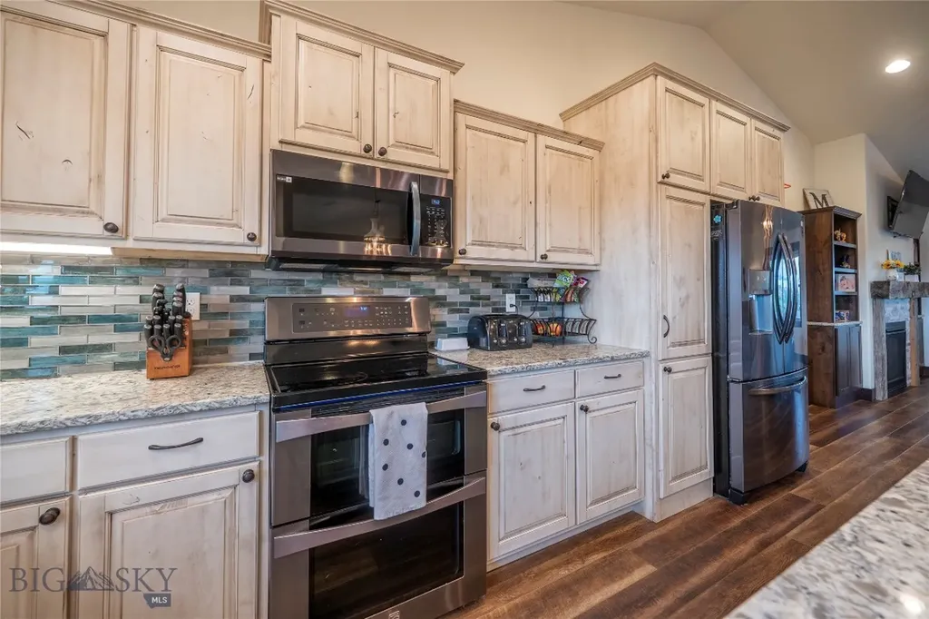 346 Pioneer Crossing Boulevard Manhattan MT 59741
