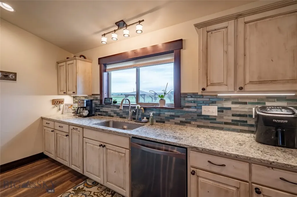 346 Pioneer Crossing Boulevard Manhattan MT 59741