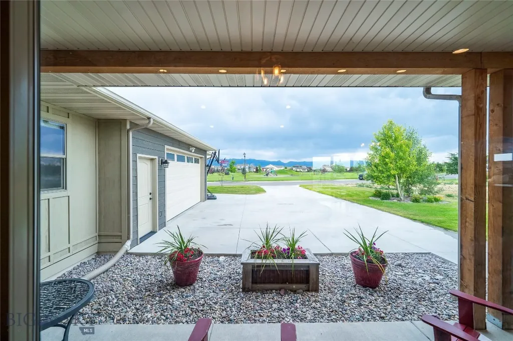 346 Pioneer Crossing Boulevard Manhattan MT 59741