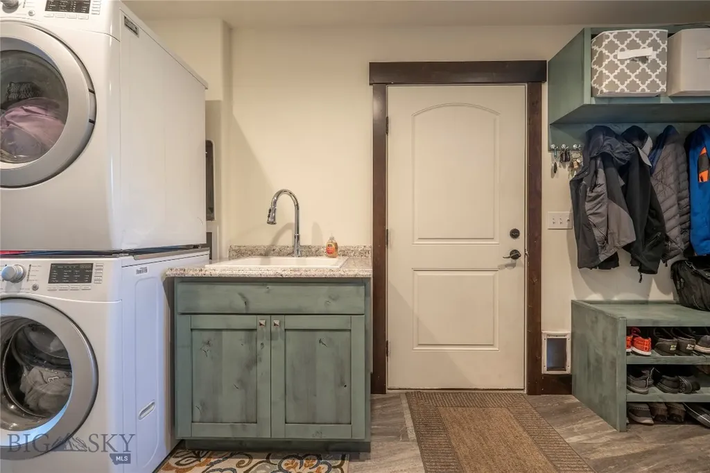 346 Pioneer Crossing Boulevard Manhattan MT 59741