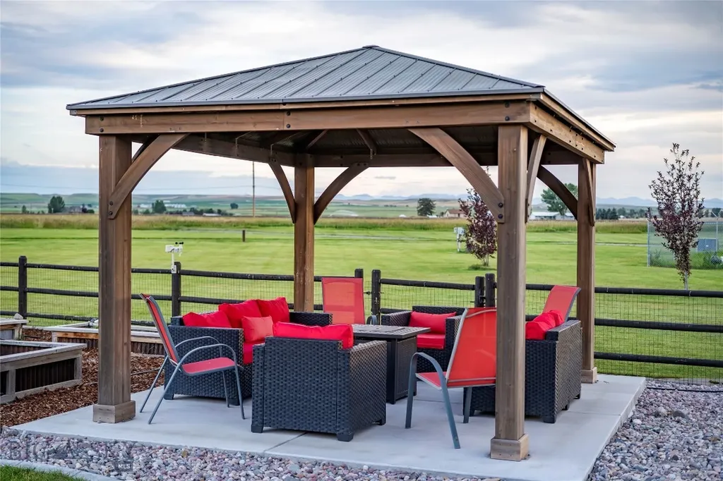 346 Pioneer Crossing Boulevard Manhattan MT 59741