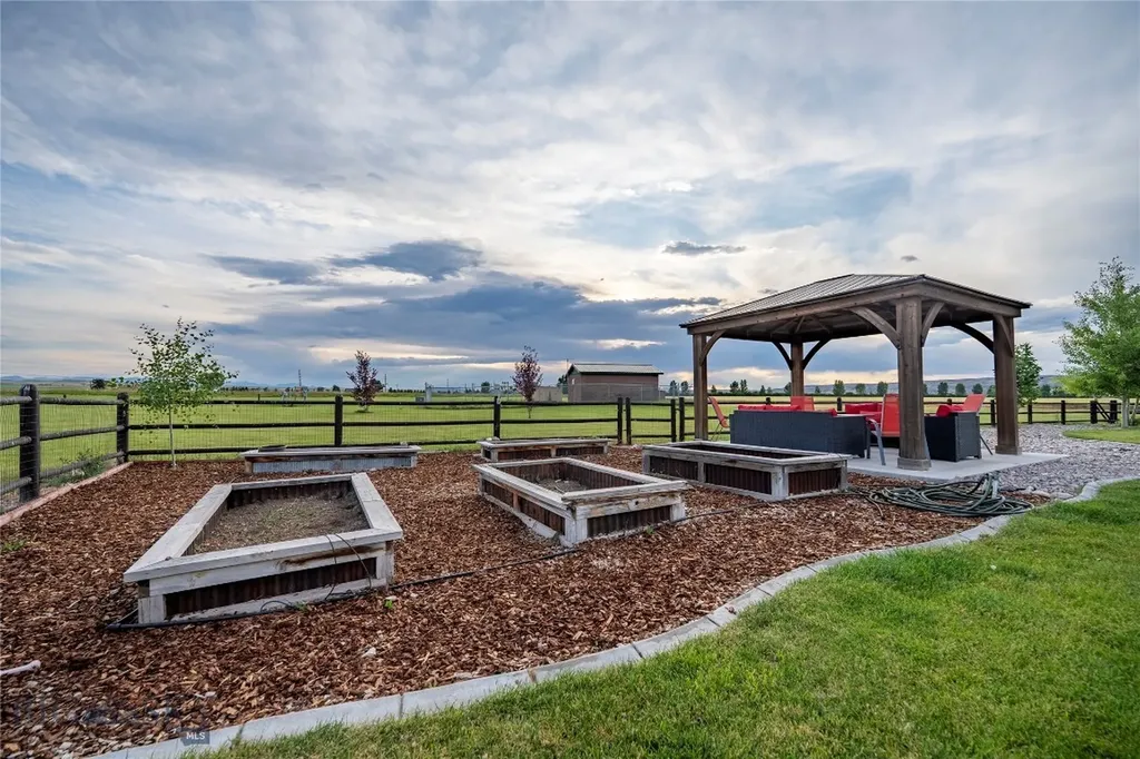 346 Pioneer Crossing Boulevard Manhattan MT 59741