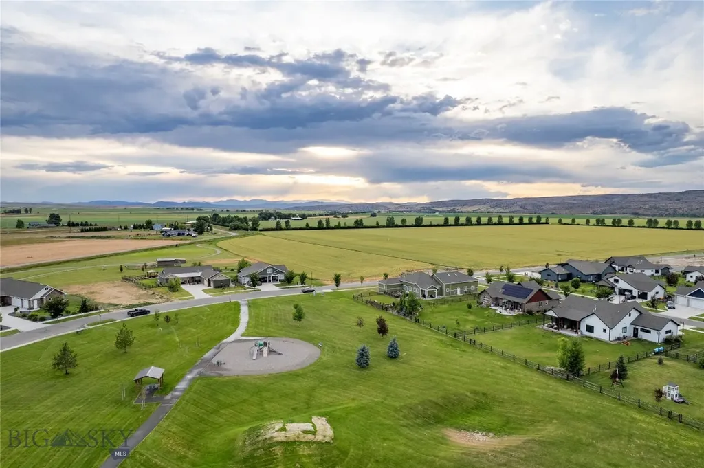 346 Pioneer Crossing Boulevard Manhattan MT 59741