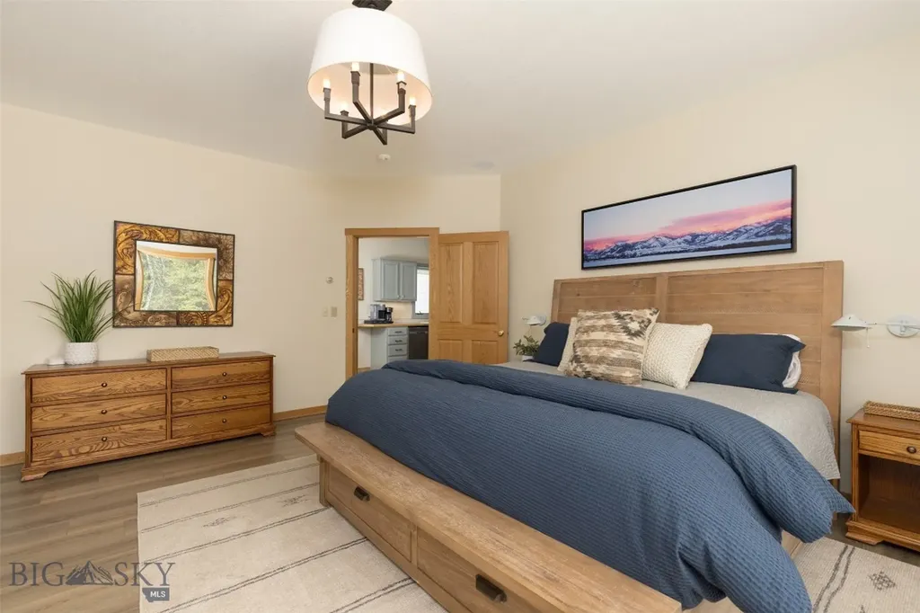 3560 Sprucewood Big Sky MT 59716