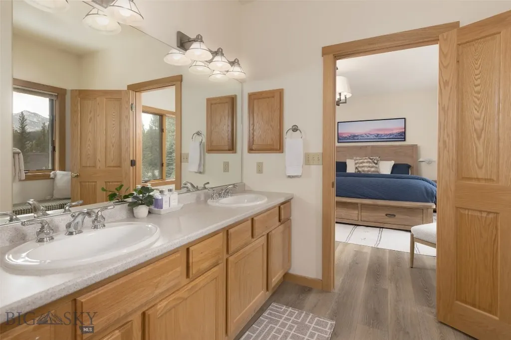 3560 Sprucewood Big Sky MT 59716