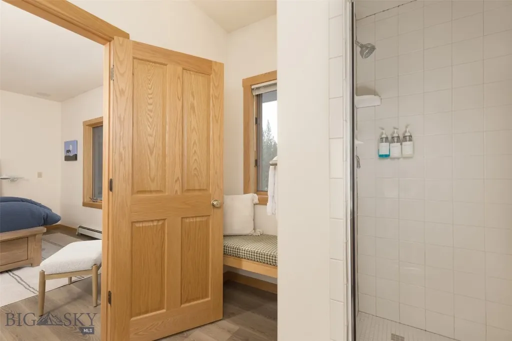 3560 Sprucewood Big Sky MT 59716
