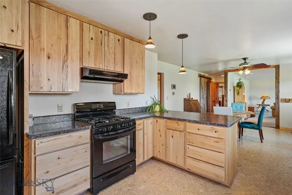 2 Jumping Rainbow Road Livingston MT 59047