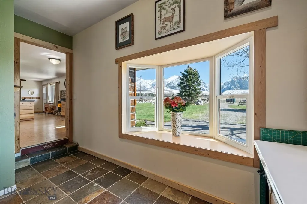2 Jumping Rainbow Road Livingston MT 59047