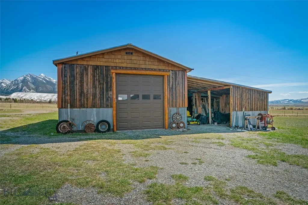 2 Jumping Rainbow Road Livingston MT 59047