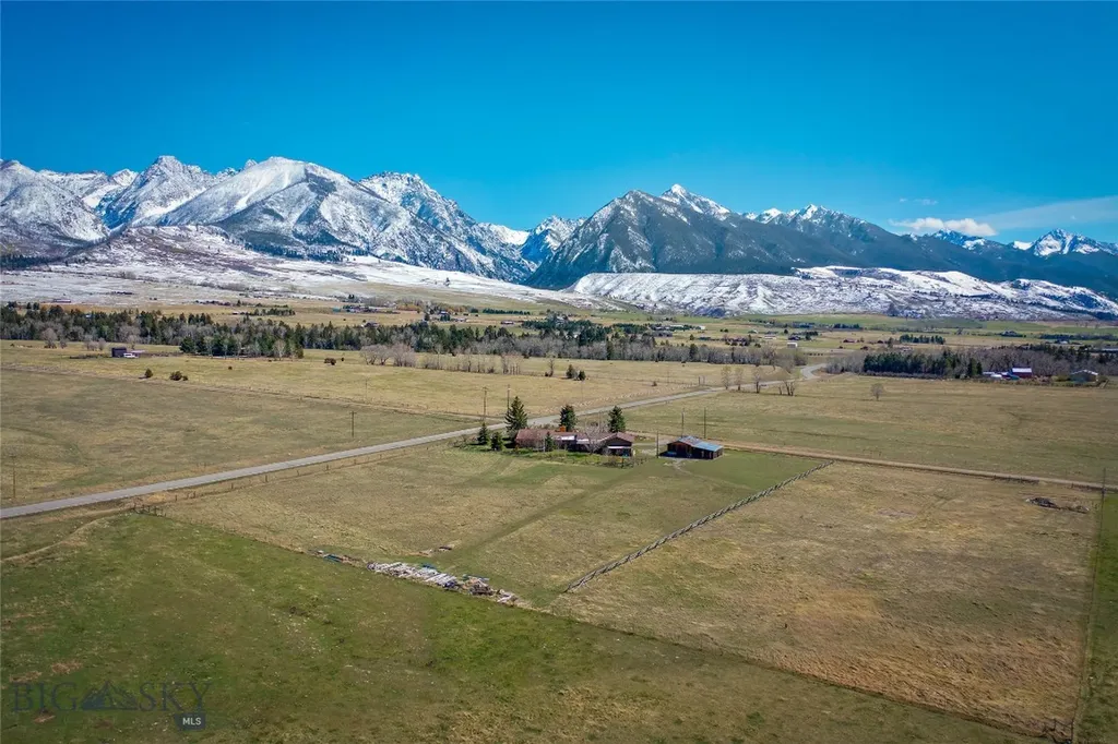 2 Jumping Rainbow Road Livingston MT 59047