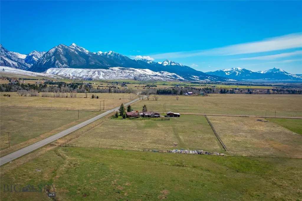 2 Jumping Rainbow Road Livingston MT 59047
