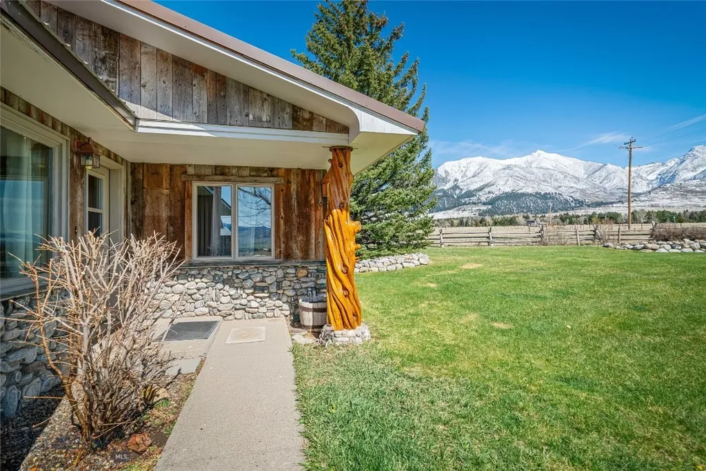 2 Jumping Rainbow Road Livingston MT 59047