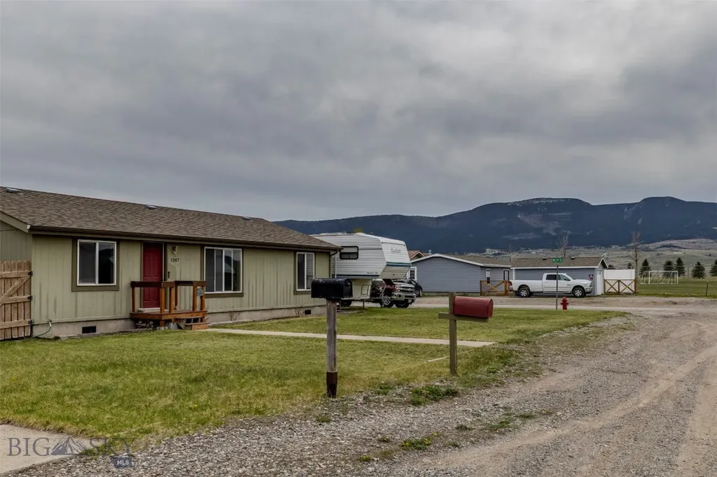 1207 W Reservoir Street Livingston MT 59047