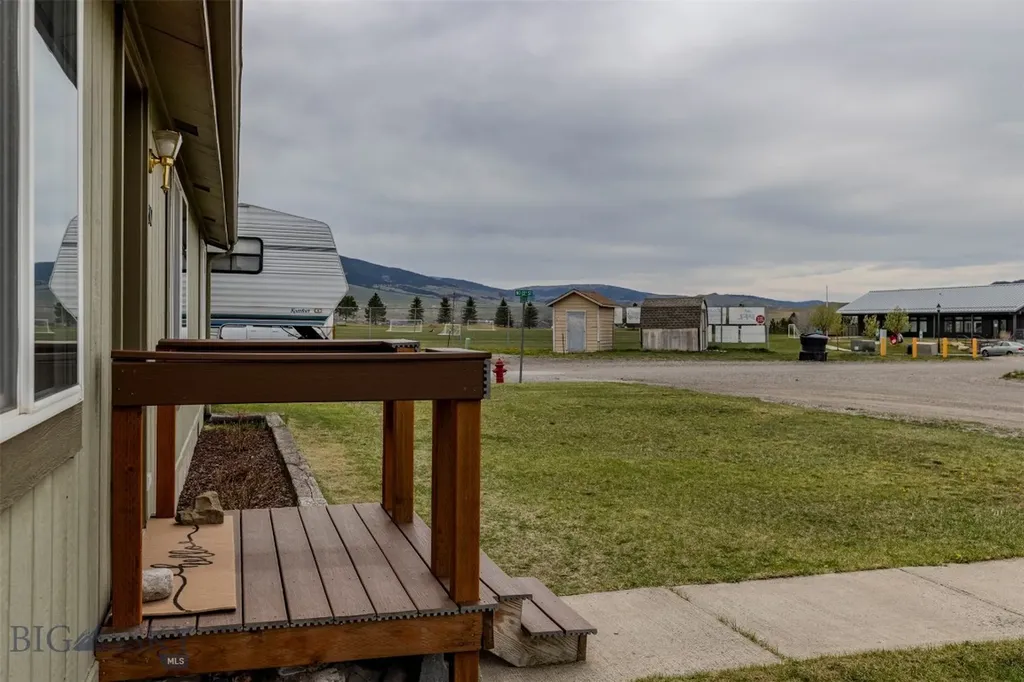 1207 W Reservoir Street Livingston MT 59047