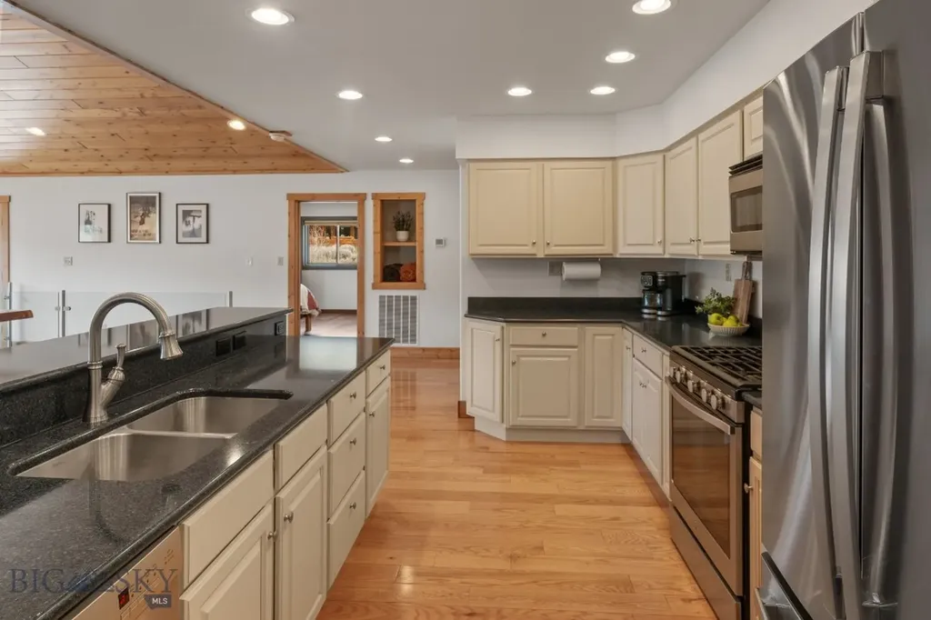 221 Sawtooth Road Polaris MT 59746