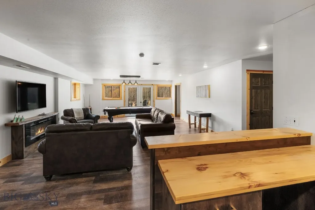 221 Sawtooth Road Polaris MT 59746