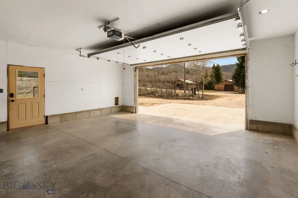221 Sawtooth Road Polaris MT 59746