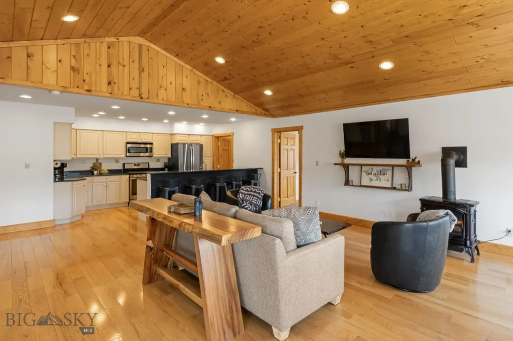 221 Sawtooth Road Polaris MT 59746