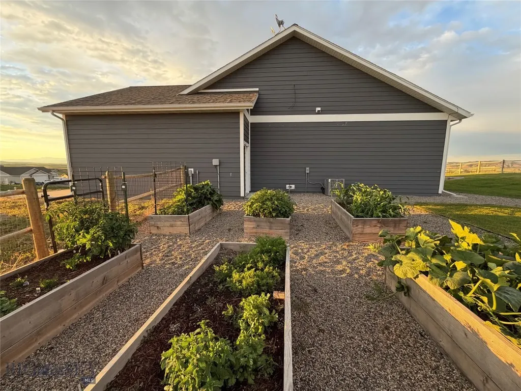 37 Santa Fe Three Forks MT 59752