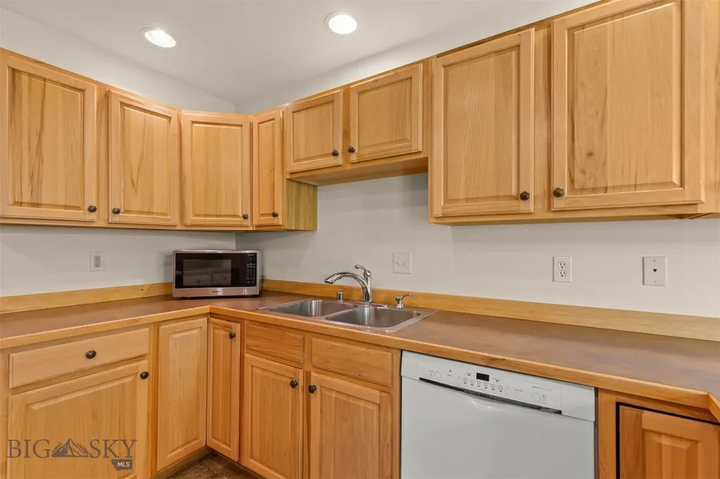 87 Clinton Lane Belgrade MT 59714