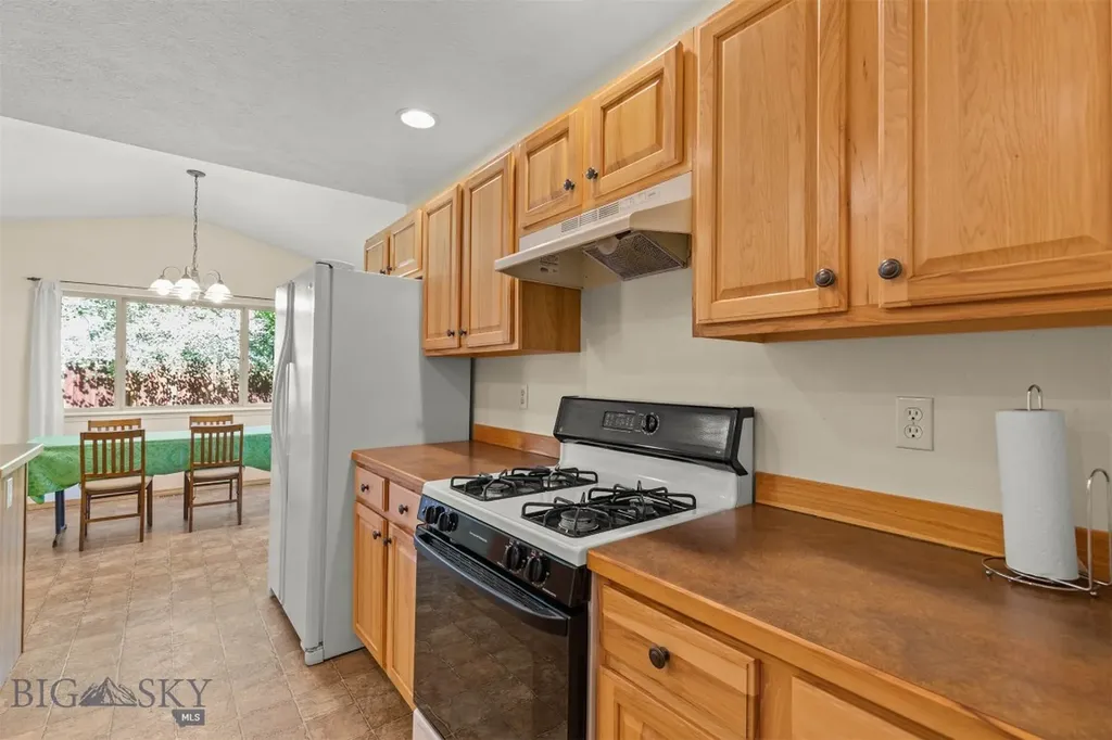 87 Clinton Lane Belgrade MT 59714