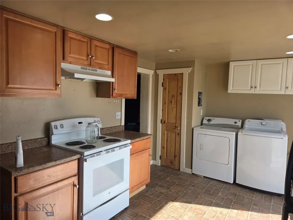 158 Dry Creek Road S Emigrant MT 59027
