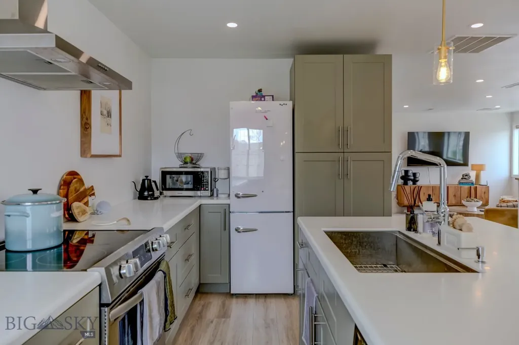 329 S B Street Livingston MT 59047