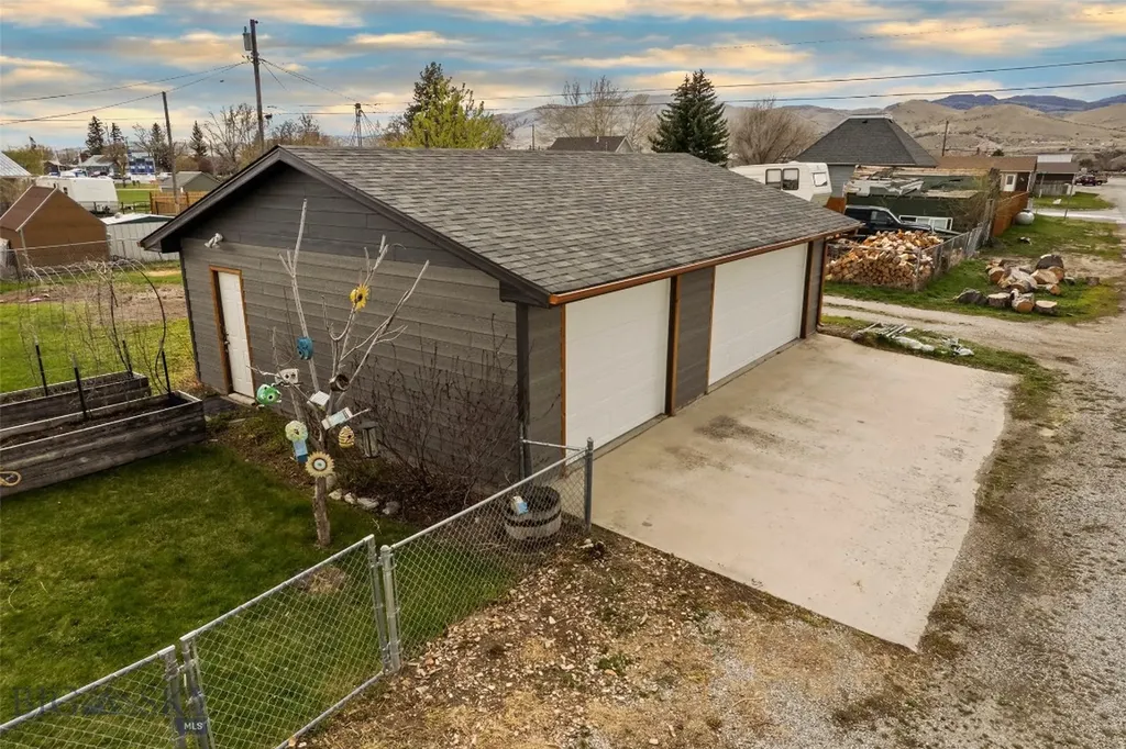 209 4th Street Townsend MT 59644