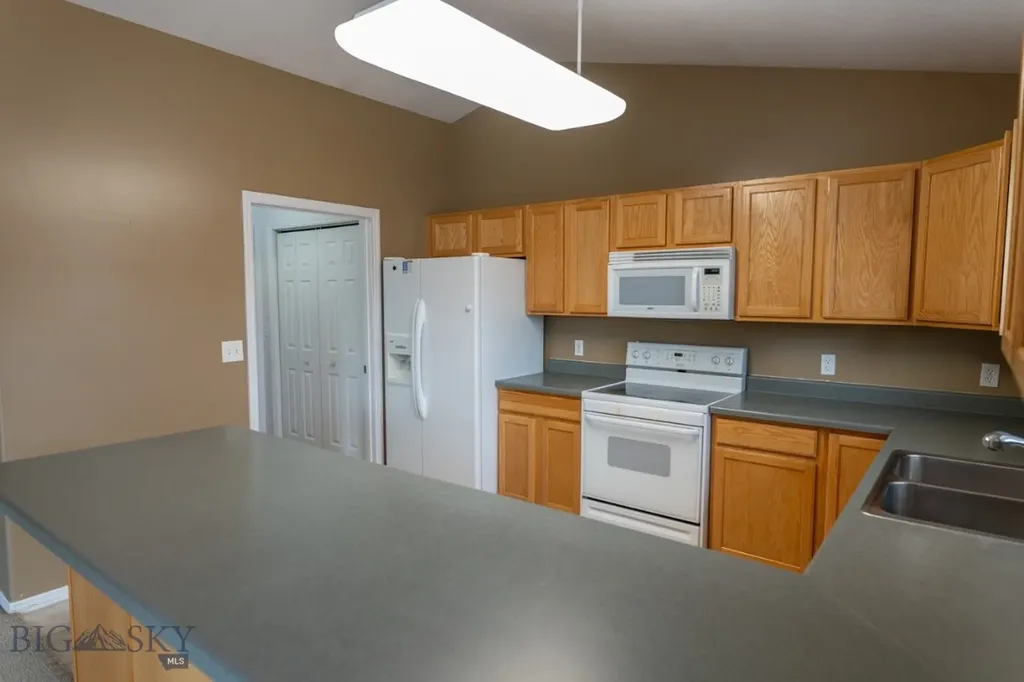 1106 Sunrise Drive Belgrade MT 59714
