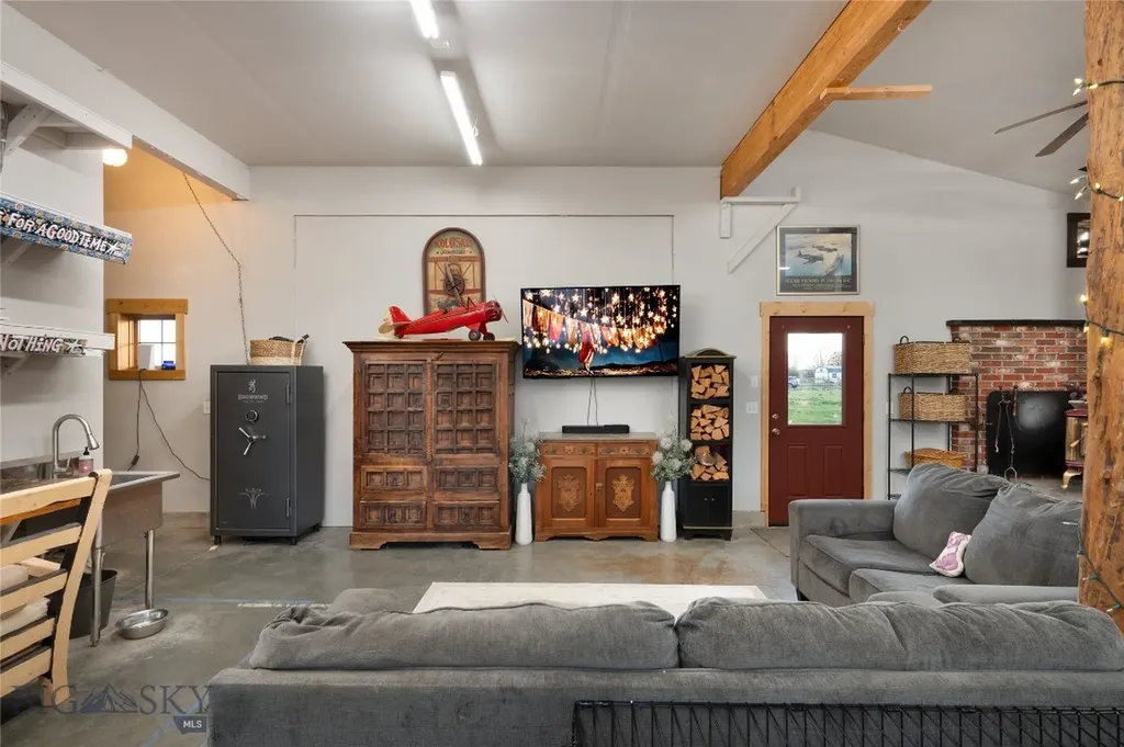 110 Double L Manhattan MT 59741