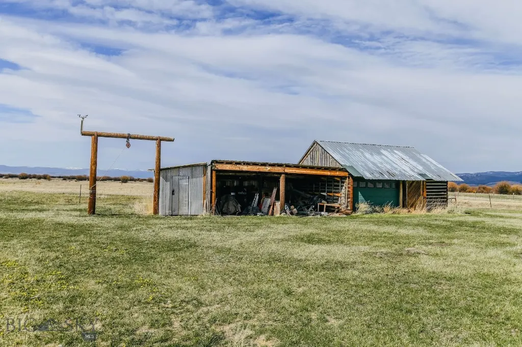 2000 Rock Creek Road Wisdom MT 59761