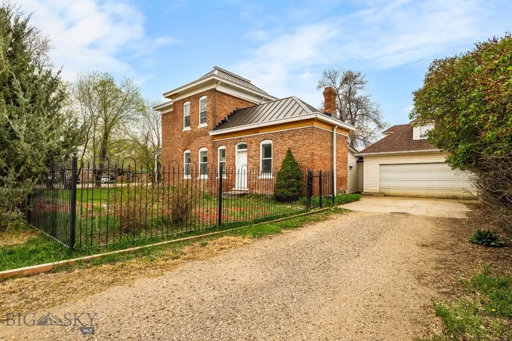 113 E Poppleton Street Sheridan MT 59749