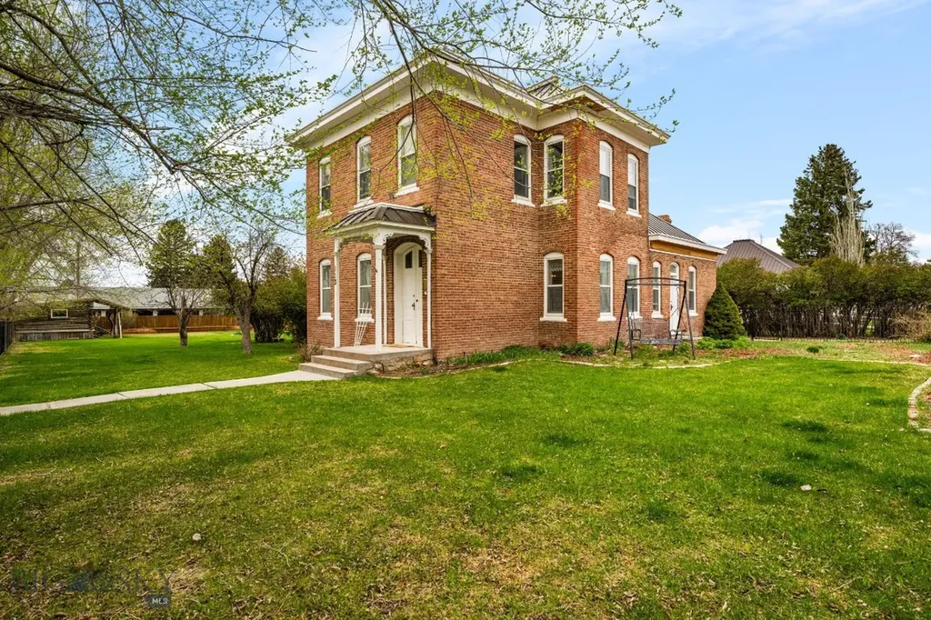 113 E Poppleton Street Sheridan MT 59749