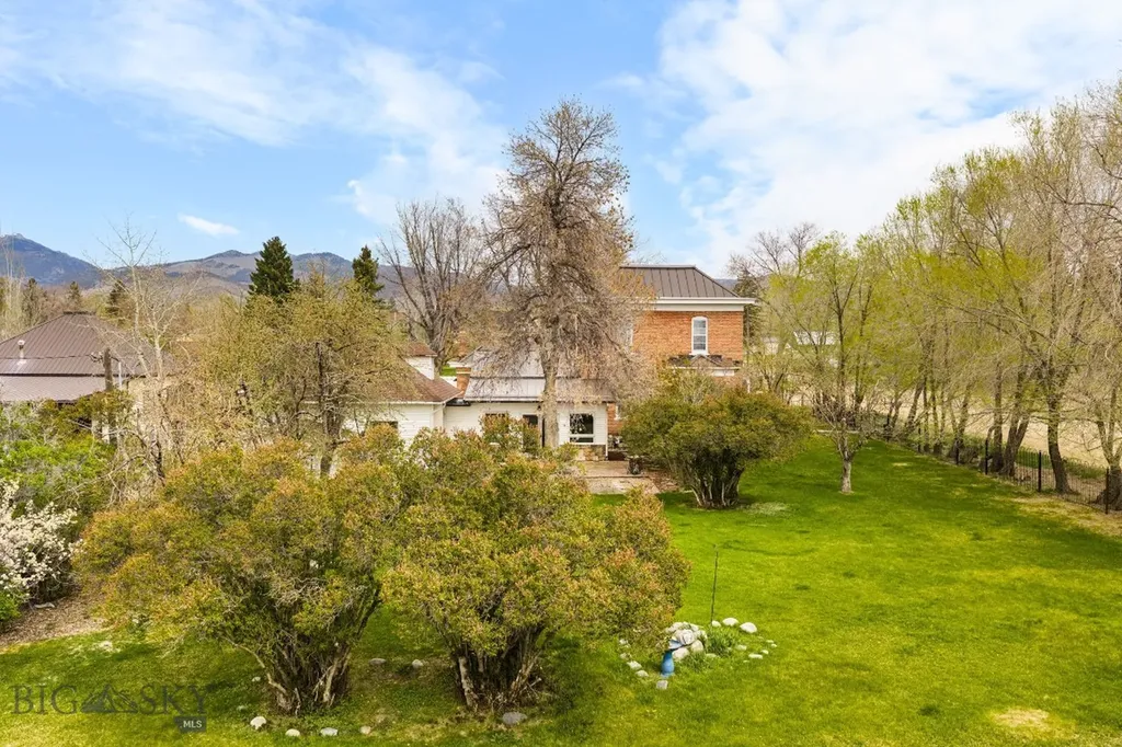 113 E Poppleton Street Sheridan MT 59749