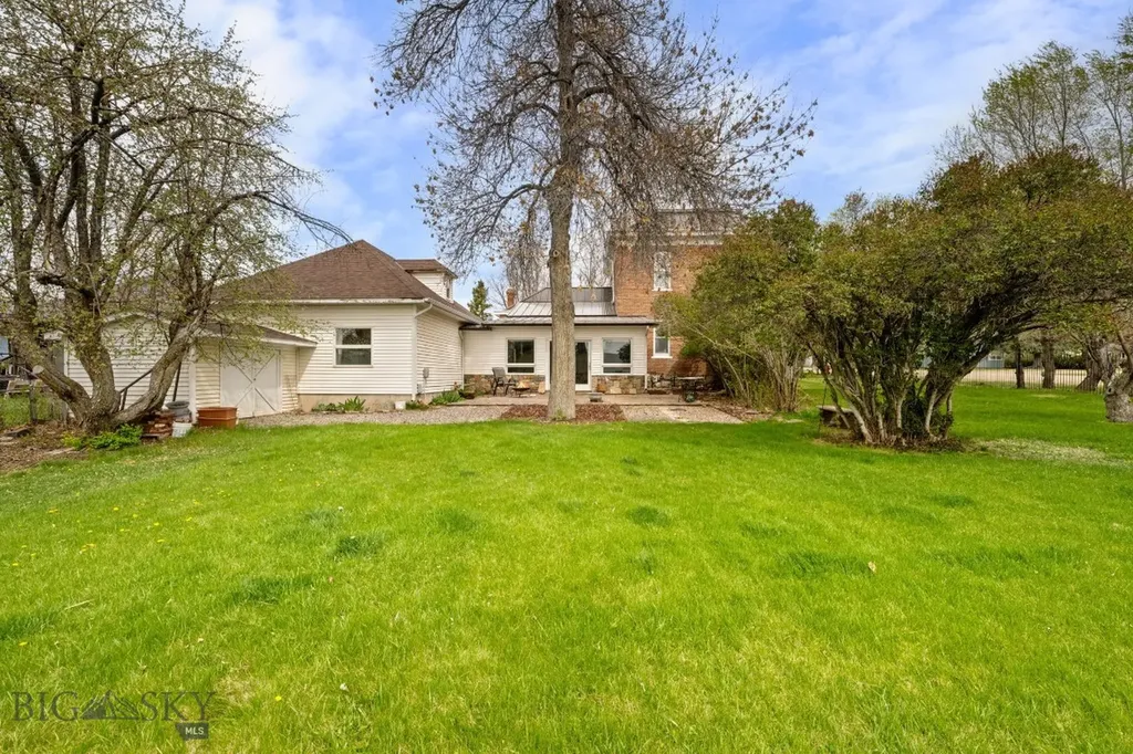 113 E Poppleton Street Sheridan MT 59749