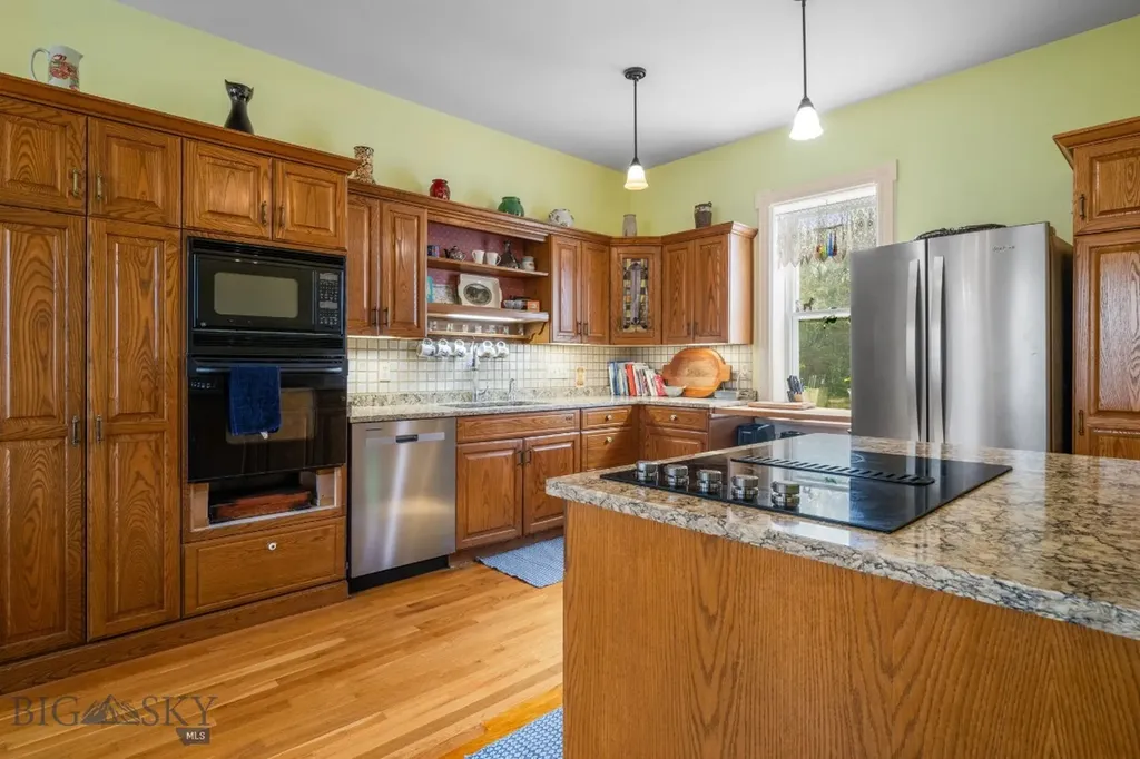 113 E Poppleton Street Sheridan MT 59749