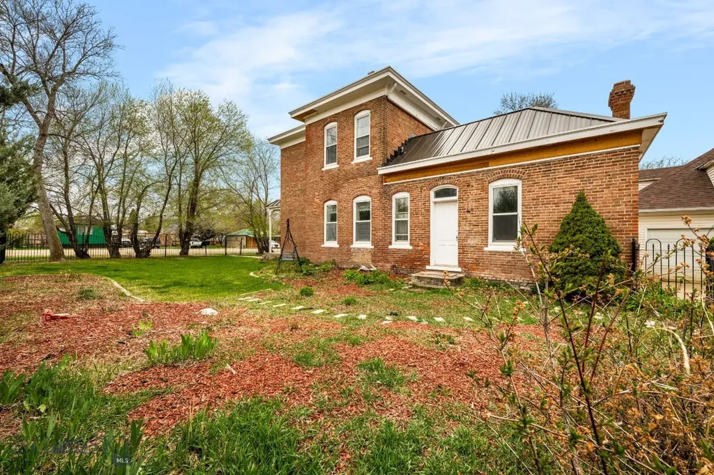 113 E Poppleton Street Sheridan MT 59749