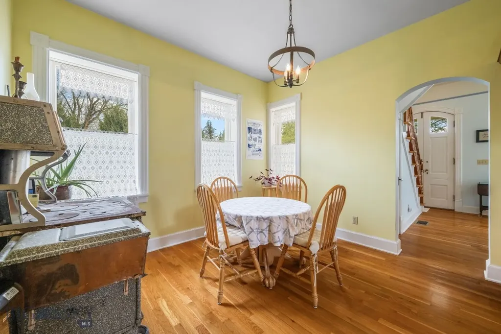 113 E Poppleton Street Sheridan MT 59749