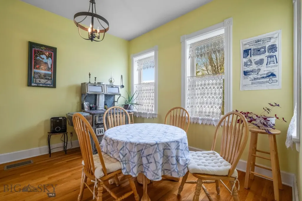 113 E Poppleton Street Sheridan MT 59749