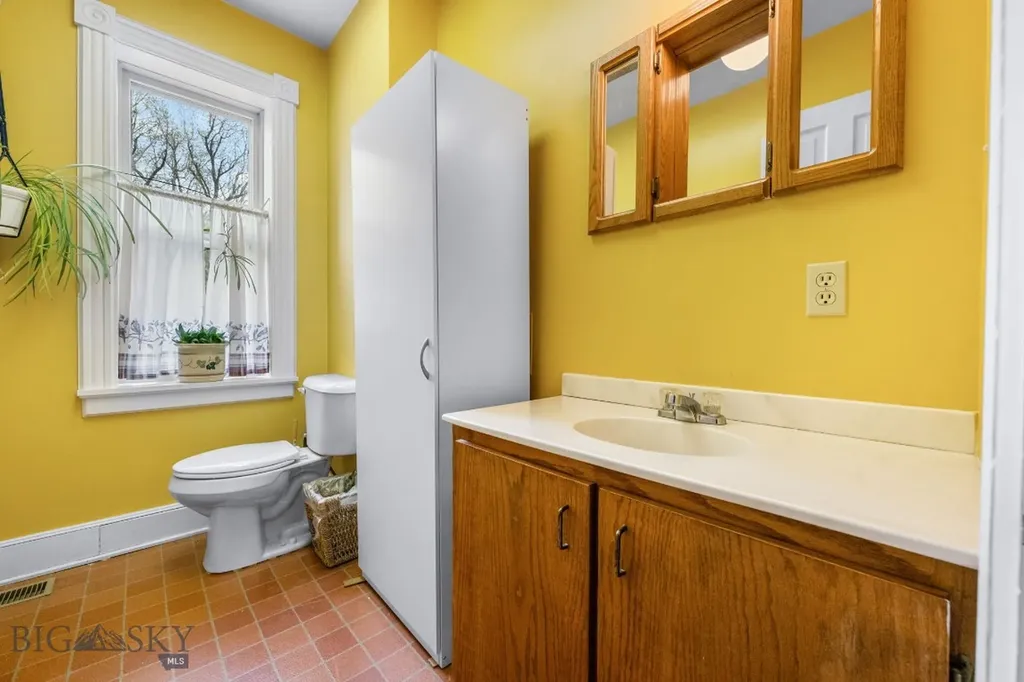 113 E Poppleton Street Sheridan MT 59749