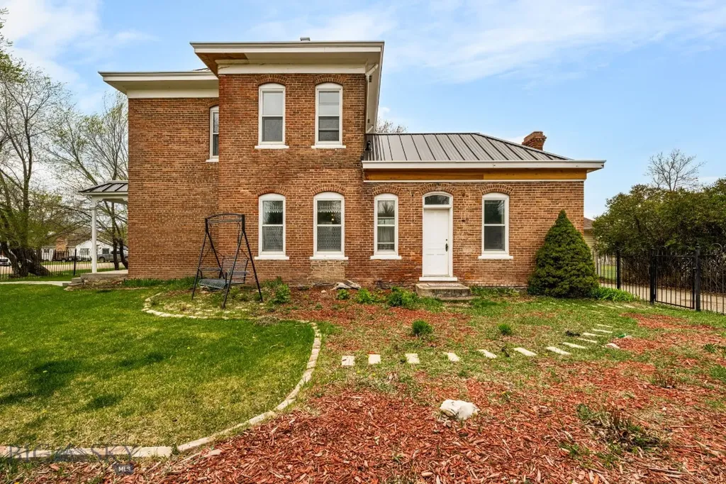 113 E Poppleton Street Sheridan MT 59749